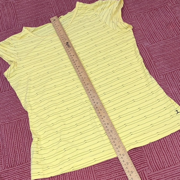Danskin Women’s size medium exercise top or under layer in lovely yellow hue. - Picture 7 of 8